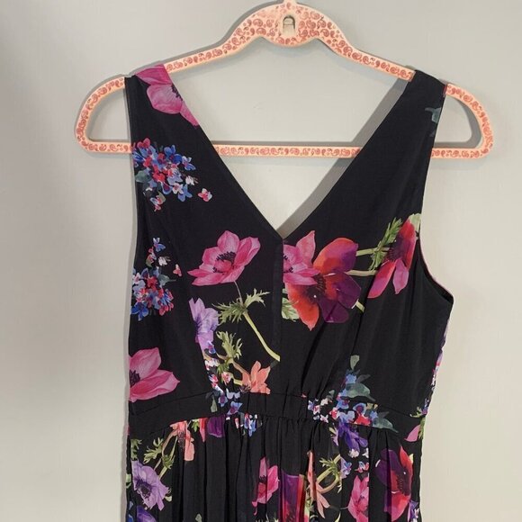 Modcloth dark spring florals v-neck lined flowy floor length maxi dress - Picture 4 of 10